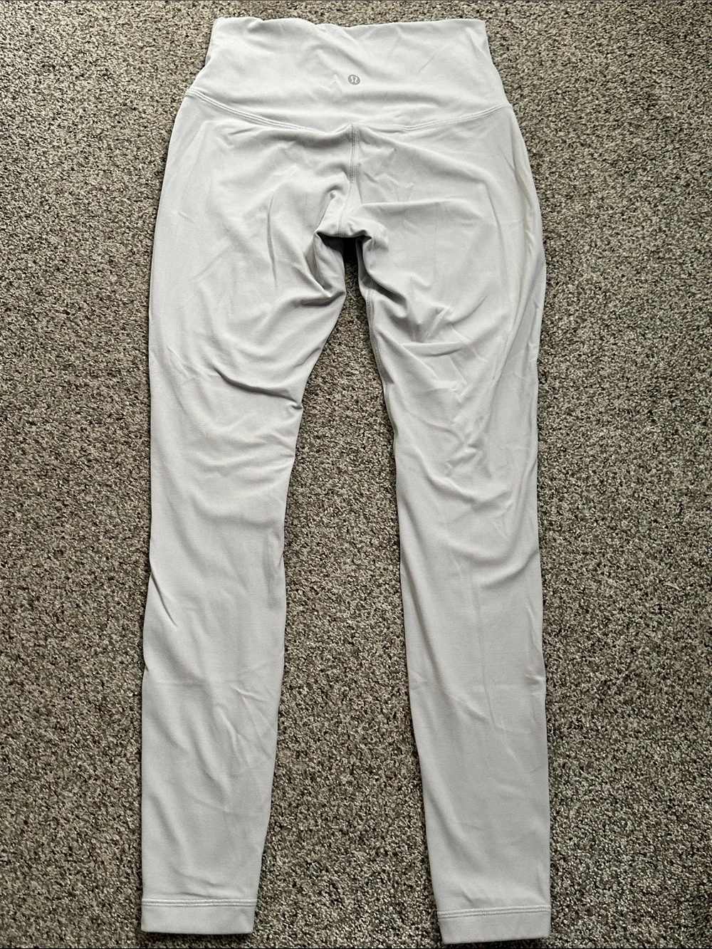lululemon athletica Light Gray Performance  leggings size 6 gym, workout active